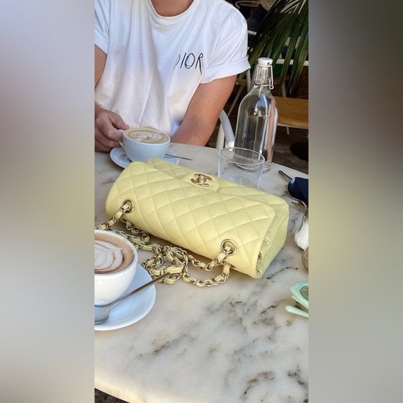 CHANEL Timeless Classic Flap Double Flap bag in Yellow Caviar Leather Medium - Picture 9 of 16